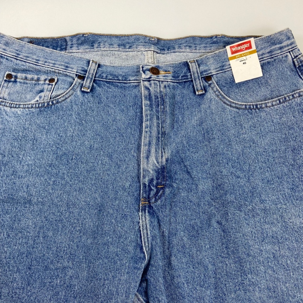 Wrangler Mens 40 Blue Denim Shorts New Relaxed Fit Light Wash NEW Cotton